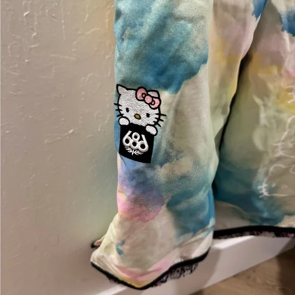 686 X Hello Kitty Women's snow bib - Picture 7 of 7